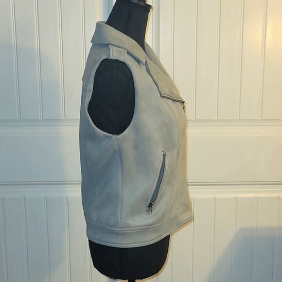 Grey Zippered Vest - Picture 3 of 8